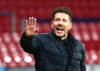 رئيس أتلتيكو مدريد يوضح مستقبل سيميوني ويعلق على مواجهة مانشستر يونايتد ورونالدو