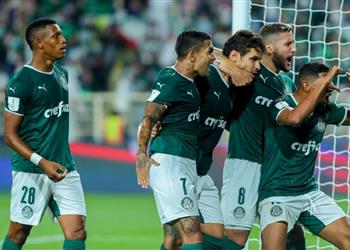 مدرب إنجلترا السابق يشيد بجناح بالميراس كان خطر ا دائم ا على دفاع الأهلي