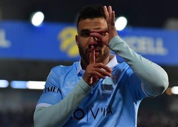 رغم تألقه بطولات يكشف سبب استبعاد تريزيجيه من مباراة باشاك شهير وكونيا سبور