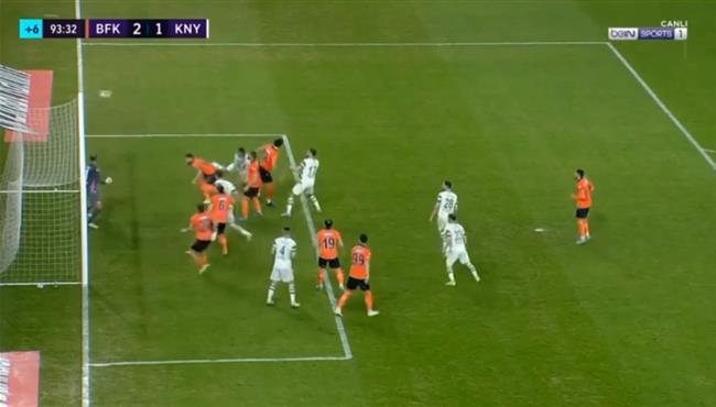 العارضة تحرم كوكا من تسجيل هدف تعادل كونيا القاتل امام باشاك شهير