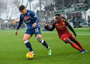 دي لورينزو نابولي يريد التغلب على برشلونة قبل ضربات الجزاء