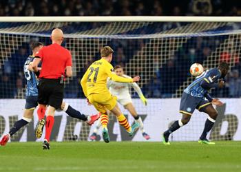 بالفيديو برشلونة يهين نابولي برباعية على ملعب مارادونا ويتأهل لدور الـ 16 بالدوري الأوروبي