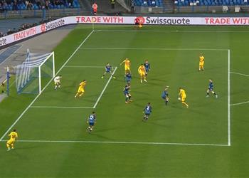 فيديو بيكيه يسجل هدف برشلونة الثالث أمام نابولي بالدوري الأوروبي