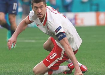 ليفاندوفسكي عن غزو أوكرانيا سنتحدث لاتخاذ قرار بشأن مباراة روسيا وبولندا