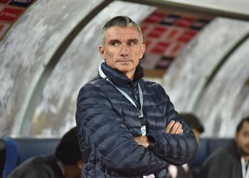 كارتيرون يشرح للاعبي الزمالك خطة مواجهة الوداد في دوري أبطال إفريقيا