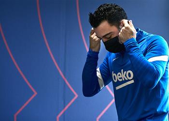 تشافي يرفض الاستسلام سنقاتل للفوز بالدوري الإسباني ولاعب برشلونة الجديد فاجأني