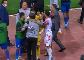 فيديو مشادة بين لاعبي الزمالك والوداد بسبب مدحت عبد الهادي وشيكابالا يتدخل