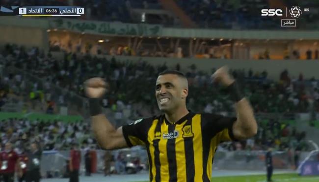 هدف عبد الرزاق حمد الله الاول في مرمي الاهلي السعودي ورد فعل احمد حجازي