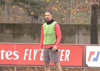 تقارير توضح فرص لحاق إبراهيموفيتش بمباراة ميلان وإنتر في نصف نهائي كأس إيطاليا