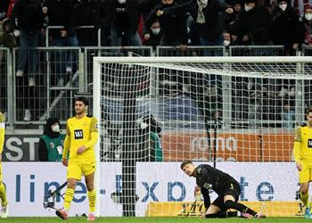 فيديو بوروسيا دورتموند يتعثر أمام أوجسبورج ويمنح بايرن ميونخ فرصة الابتعاد بصدارة الدوري