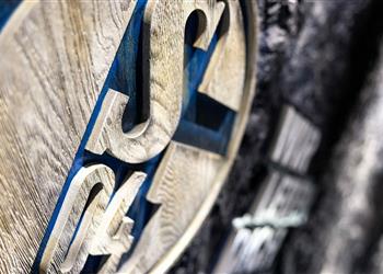 خطوة جديدة رسمي ا شالكه يفسخ عقد جازبروم الروسية