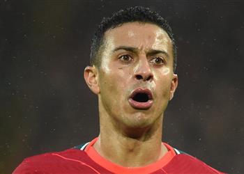 فحص طبي لتشخيص إصابة ألكانتارا وتأكد غيابه عن مباراة ليفربول ونورويتش سيتي