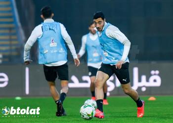 الأهلي يعلن موعد عودة أكرم توفيق بعد نجاح عملية الصليبي