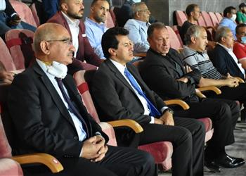 وزير الرياضة يتوجه إلى الكاميرون لمؤازرة منتخب مصر