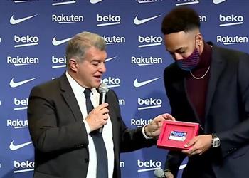 لابورتا يرد على أنباء صفقة هالاند ويؤكد فخور بما فعله أوباميانج للانضمام لبرشلونة