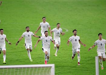 حسام حسن الله يريد إهداء كأس أمم إفريقيا لمنتخب مصر وضغط الجماهير تسبب في تحسن أداء اللاعبين