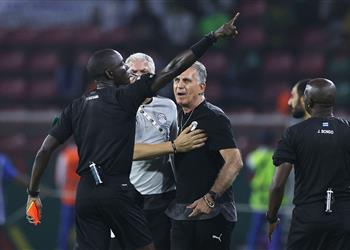 كيروش شعرنا بضغوط وتهديدات بعد مباراة المغرب ومساعدي كان ضحية اعتداء