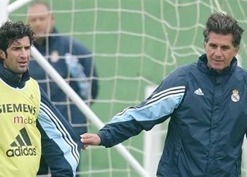 فيجو وسولاري لاعبو ريال مدريد السابقون يدعمون كيروش قبل نهائي أمم إفريقيا