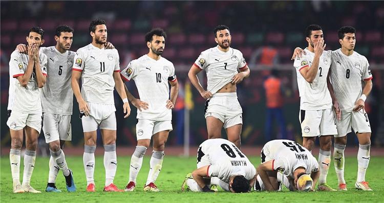 لاعبو منتخب مصر من مباراة الكاميرون في نصف نهائي كاس الامم الافريقية