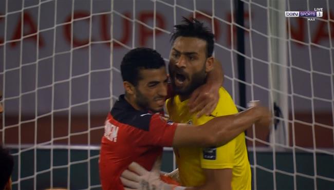 ابو جبل يتصدي لركلة جزاء ماني في مباراة مصر والسنغال