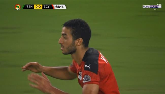 محمد عبد المنعم يهدر فرصة هدف لمصر امام السنغال