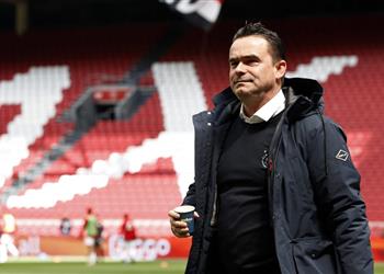 أوفرمارس يرحل عن أياكس بسبب التحرش بموظفات النادي