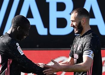 غموض حول موقف بنزيما وميندي من مباراة ريال مدريد وباريس سان جيرمان