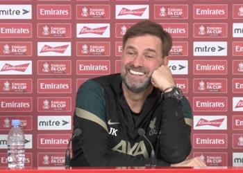 كلوب يعلق على إمكانية تحقيق ليفربول الرباعية ويدافع عن هارفي إيليوت