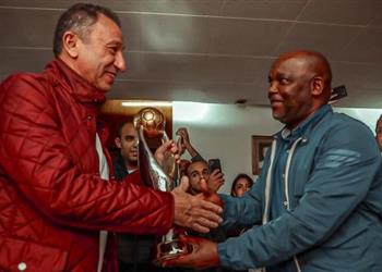 صحيفة جنوب إفريقية تكشف راتب موسيماني الكبير بعقده الجديد مع الأهلي