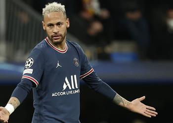 تقارير باريس سان جيرمان سئم من نيمار ومستعد لبيعه في انتقالات الصيف