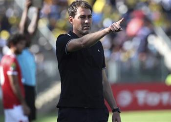 صورة بعد 4 أشهر من المنع فايلر يصل اليابان أخير ا لقيادة كاشيما أنتلرز