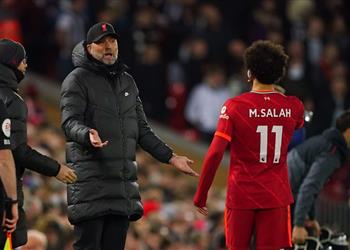 فيديو كلوب ينفعل بشدة على محمد صلاح وجناح ليفربول يرد