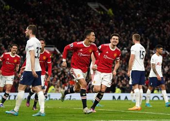 فيديو هاتريك رونالدو يقود مانشستر يونايتد لفوز مثير على توتنهام في الدوري الإنجليزي