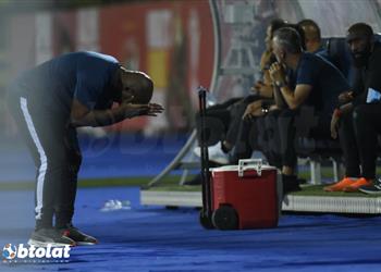 مجدي عبد الغني موسيماني صب غضبه على لاعب الأهلي بعد الهزيمة أمام صن داونز