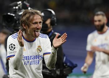 ماركا توضح آخر تطورات تجديد عقد مودريتش مع ريال مدريد