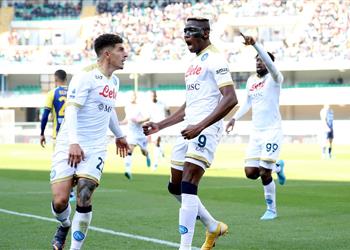 في مباراة الكروت الحمراء فيديو نابولي يواصل ملاحقة ميلان بفوز صعب على هيلاس فيرونا