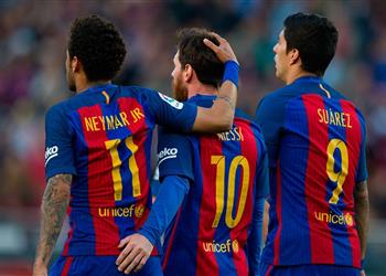 سواريز عن صافرات جماهير باريس سان جيرمان ضد ميسي ونيمار كرة القدم بلا ذاكرة