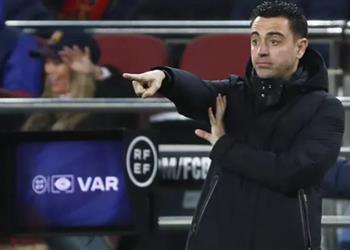 تشافي علينا اتباع خطى سيدات برشلونة ولا يمكننا التفاؤل قبل الكلاسيكو