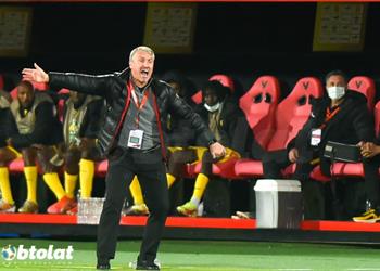 تقارير رئيس المريخ يرفض إعفاء مدرب الفريق قبل مواجهة الأهلي