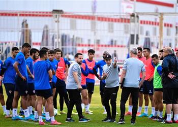 مران الزمالك فريرا يعقد جلسة مع لاعب الفريق وانتظام حازم إمام