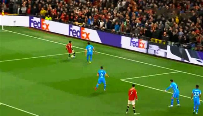 علي طريقة الكبار مراوغة ولا أروع من فريد في مباراة مانشستر يونايتد واتلتيكو مدريد