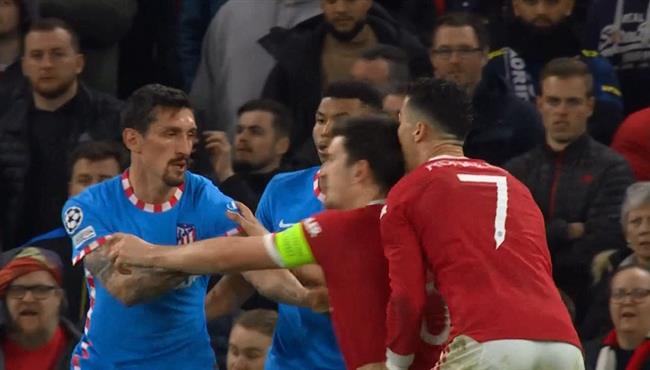 لقطة رونالدو وماجواير في مباراة مانشستر يونايتد واتلتيكو مدريد