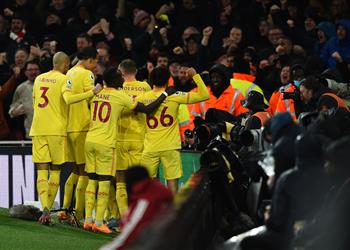 الصراع يشتعل مع مانشستر سيتي فيديو محمد صلاح يشارك في انتصار ليفربول على آرسنال بثنائية