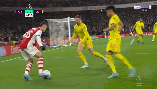 مهاراة رائعة مارتينيلي يتلاعب بدفاع ليفربول