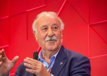 ديل بوسكي يشيد بـ تشافي قبل الكلاسيكو ويصر ح برشلونة ليس مرشح ا للفوز بـ الدوري الإسباني