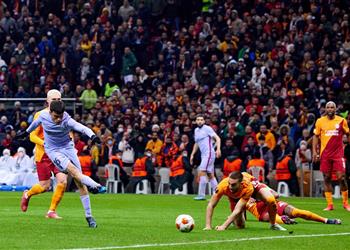 بيدري بعد هدفه الرائع أمام جالطة سراي مقارنتي بـ ميسي جنون