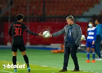 بعد الهزيمة من الأهلي المريخ يقرر إقالة مدربه لي كلارك