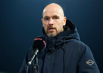 مدرب أياكس يرد على ارتباطه بالانتقال إلى مانشستر يونايتد