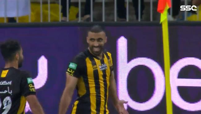 هدف عبد الرزاق حمد الله الرائع في مرمي الحزم بالدوري السعودي