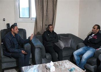 وفد الأهلي يزور أسرة زياد إيهاب والخطيب النادي لن يتخلى عن أبنائه